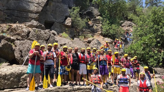 Yalçın Eğitim Kurumları öğretmenleri Ve çalışanları rafting heyecanında buluştu